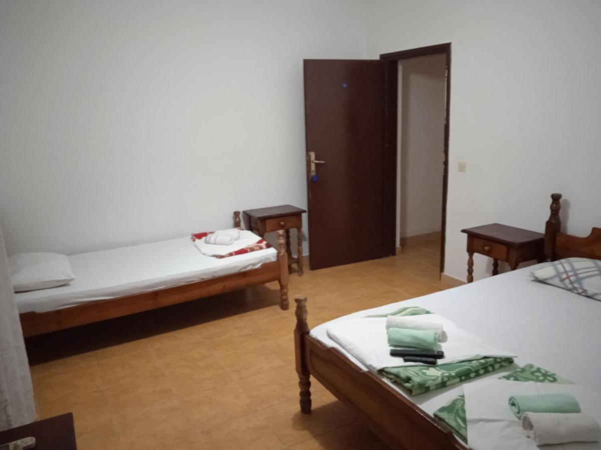 Apartments Regina Sutomore Bagian luar foto